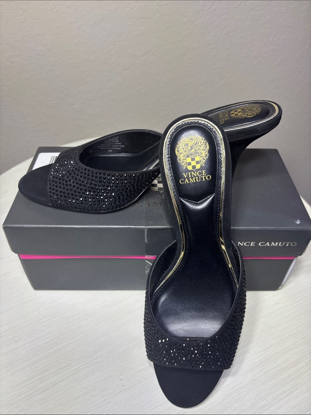 NIBox Vince Camuto Crystal Embellished Black Mule Heels Evening Shoes 9.5 - Picture 4 of 6